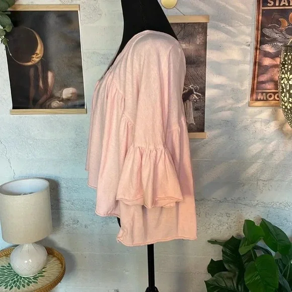 We the free pink ruffle sleeves button down oversized crop top size medium - Picture 2 of 9